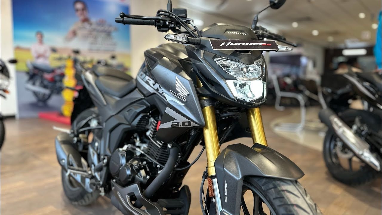 Honda Hornet 2.0: A Budget-Friendly Sports Bike with Stunning Performance and Mileage